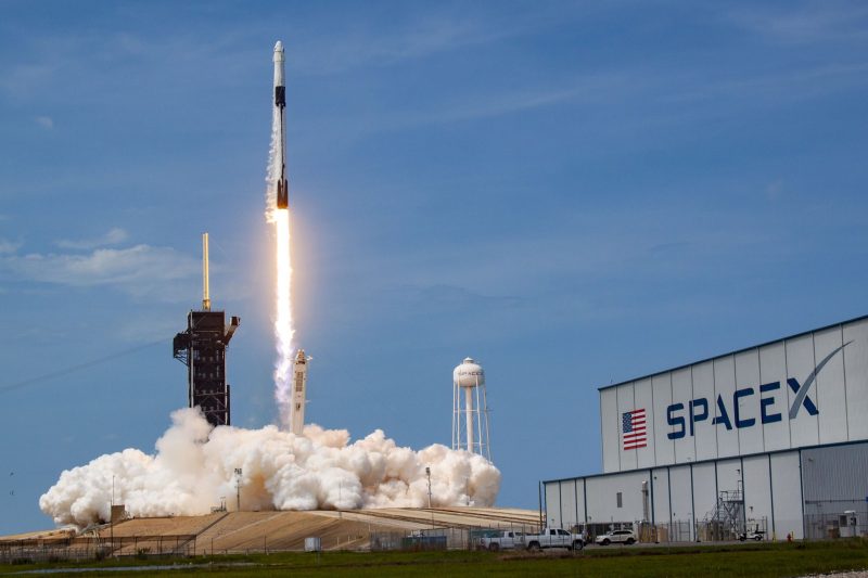 NASA ve SpaceX Uzay Tarihinde Yeni Bir Dönem Açtı